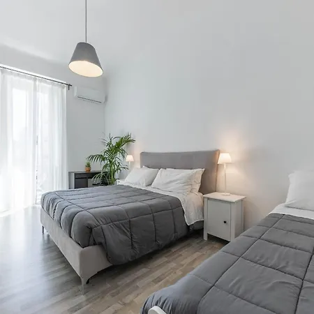 Apartment Sun House Bari