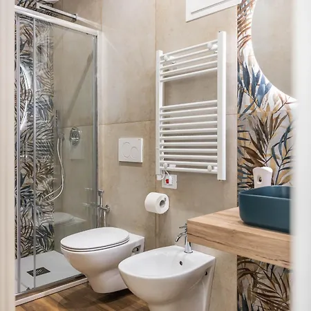 Sun House باري